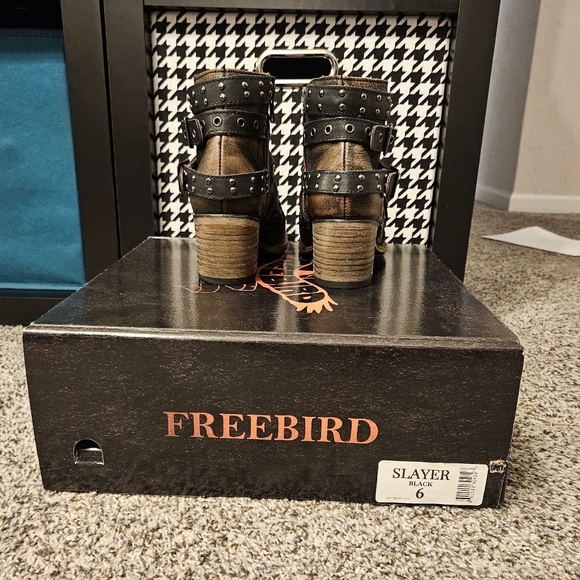 Freebird by Steven - Slayer in Black Size 6 - Picture 2 of 6